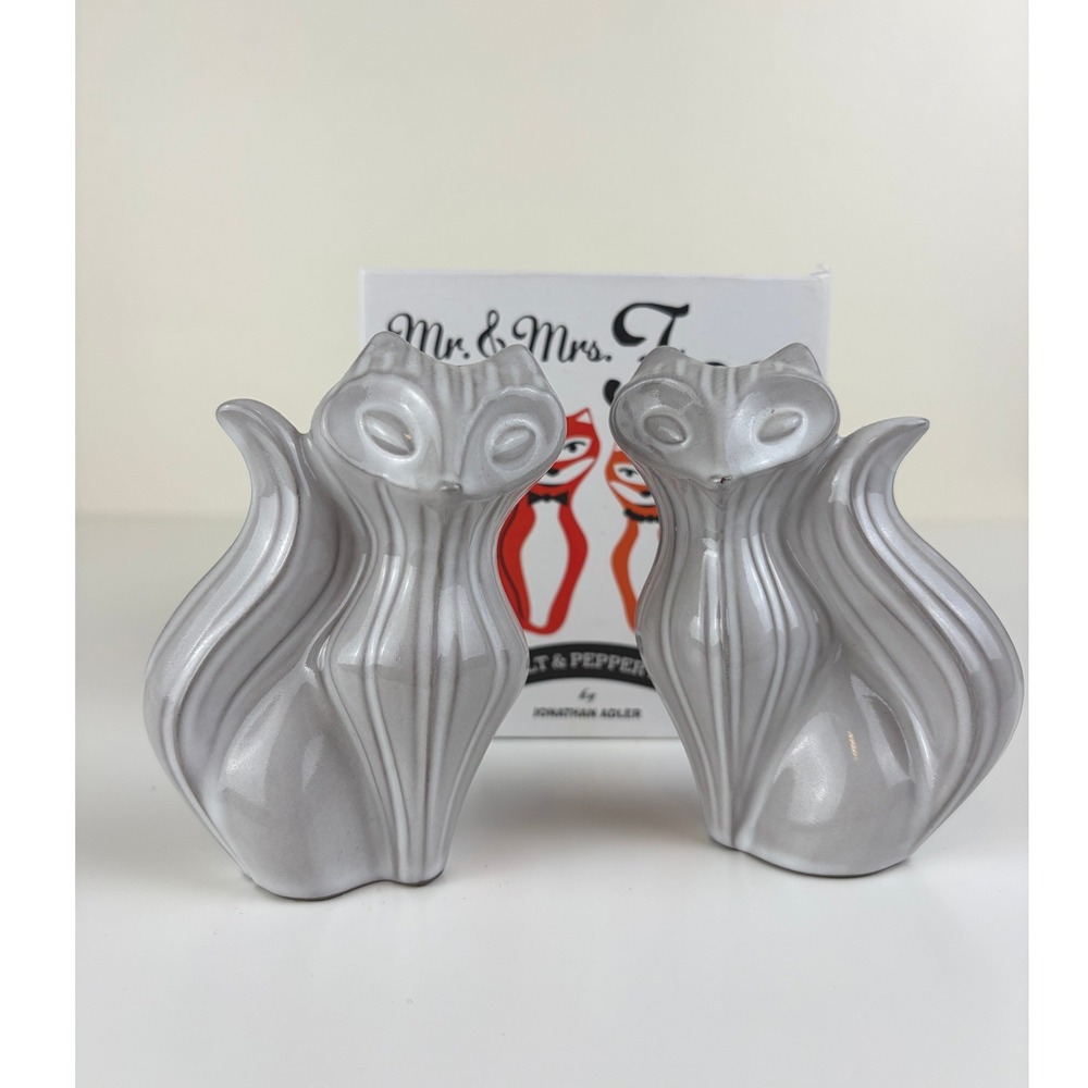 Jonathan Adler Mr & Mrs Fox Salt Pepper Shakers Gray Ceramic Original Box